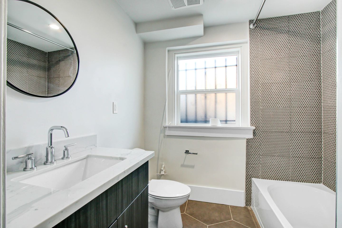 300 San Juan Avenue Image 1