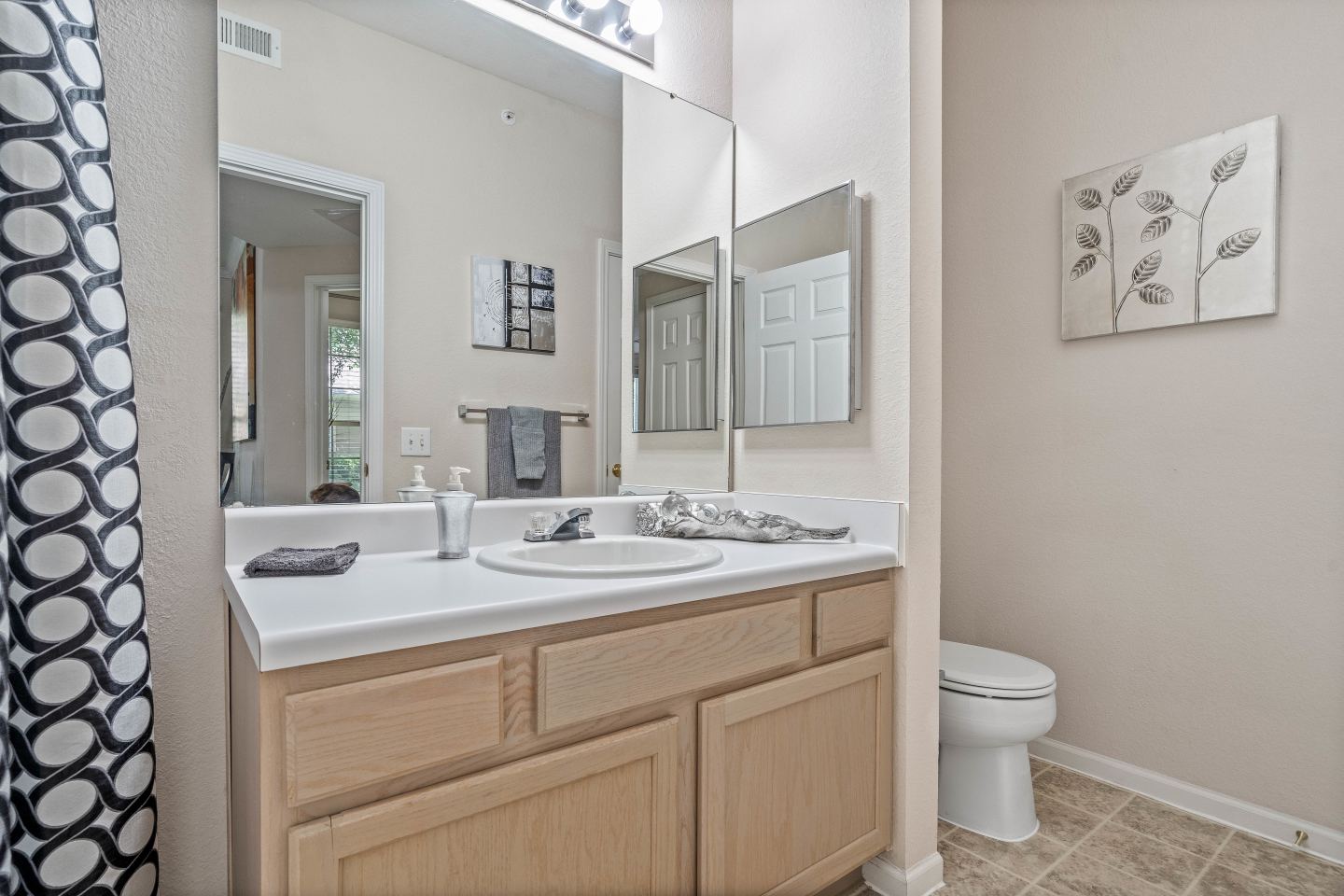 Crowne Chase Image 12