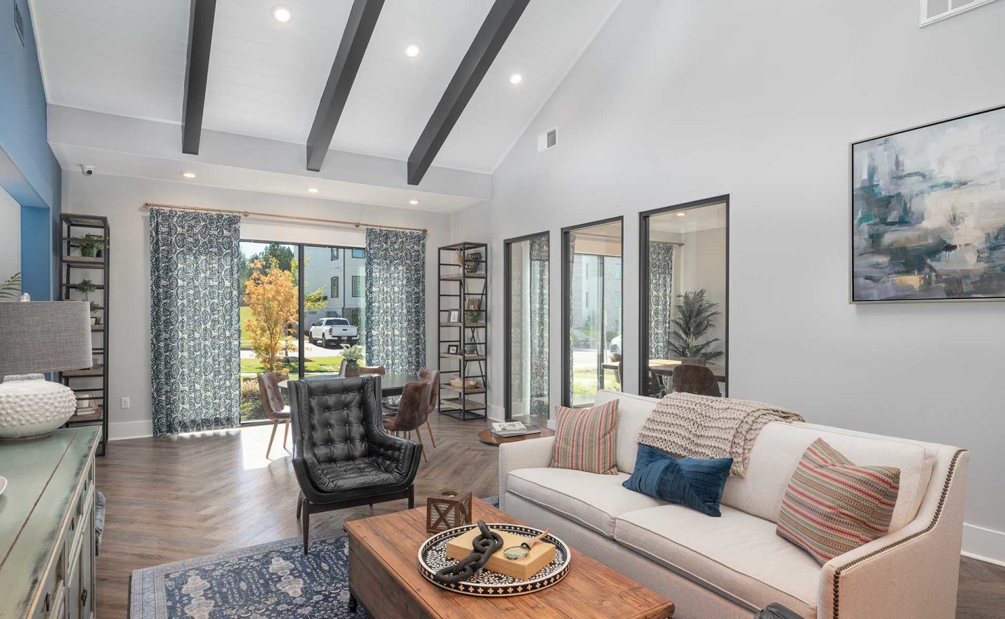 Paragon Luxury Apartments Image 16