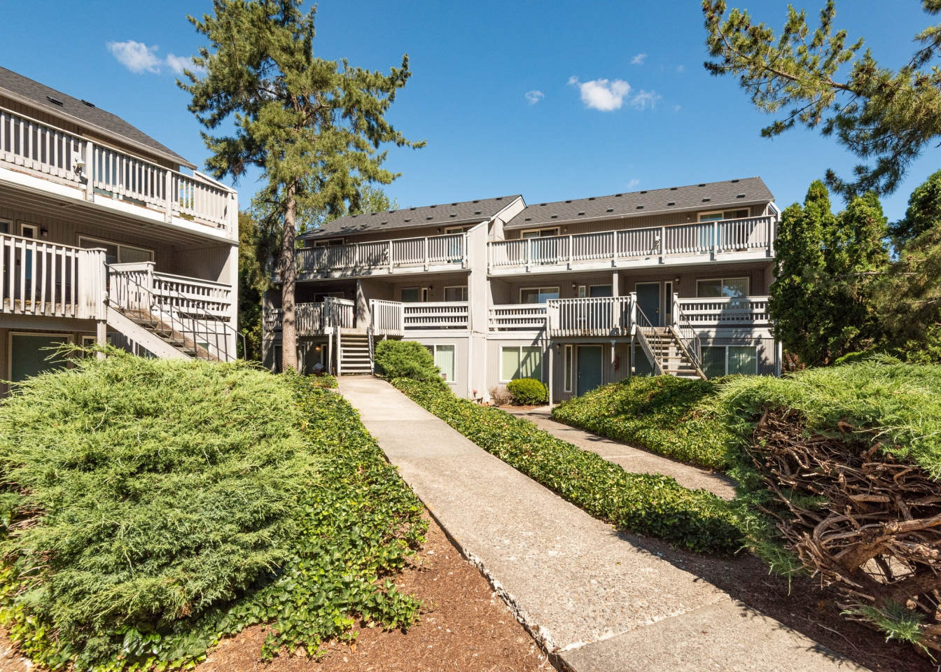 Hallmark Apartments Image 3