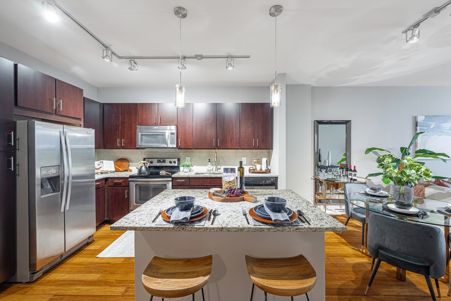1640 Victoria Park Apartments Image 3