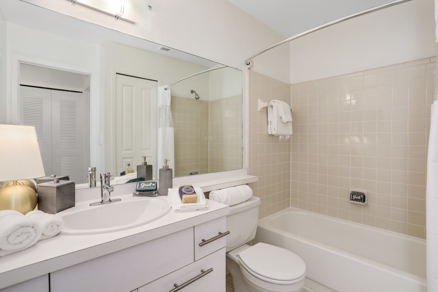 Saddle Creek Image 27
