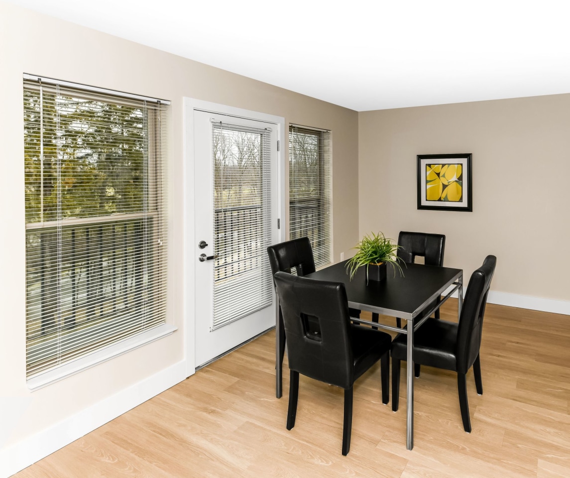 304 River Edge Image 8