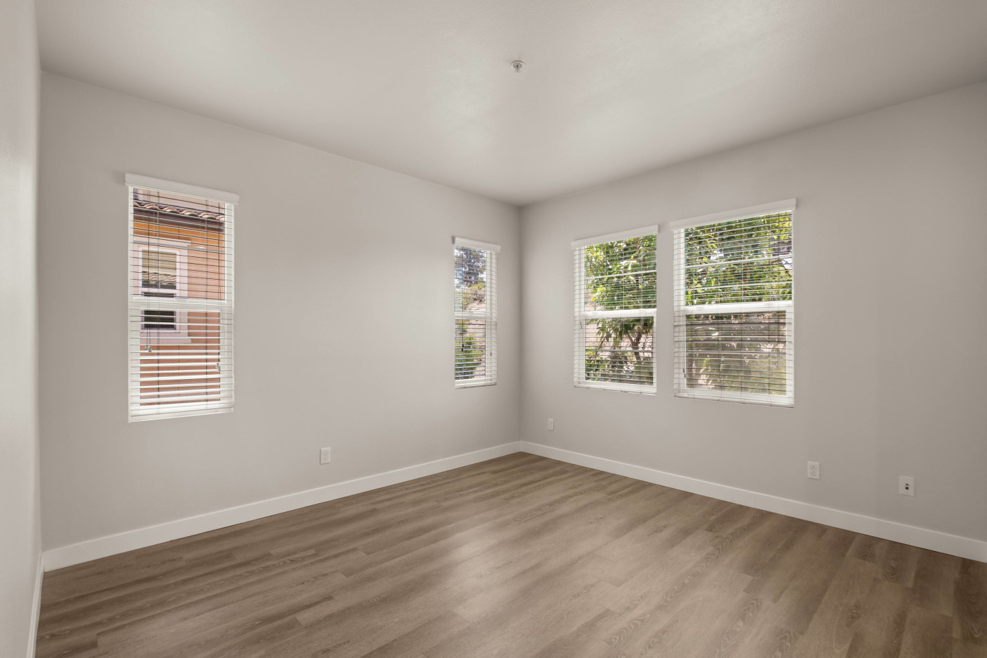 CasaLago Eastlake Image 25