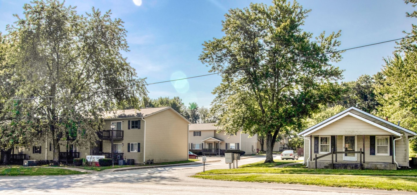 Hickory Grove Apartments Image 2