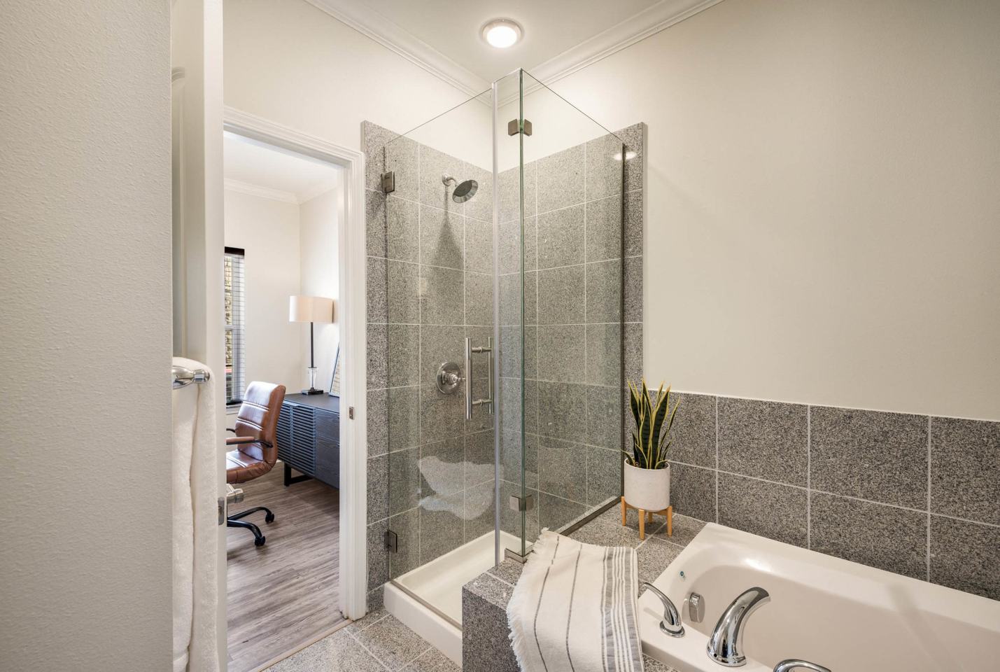 Arlo Luxury Apartment Homes Image 8