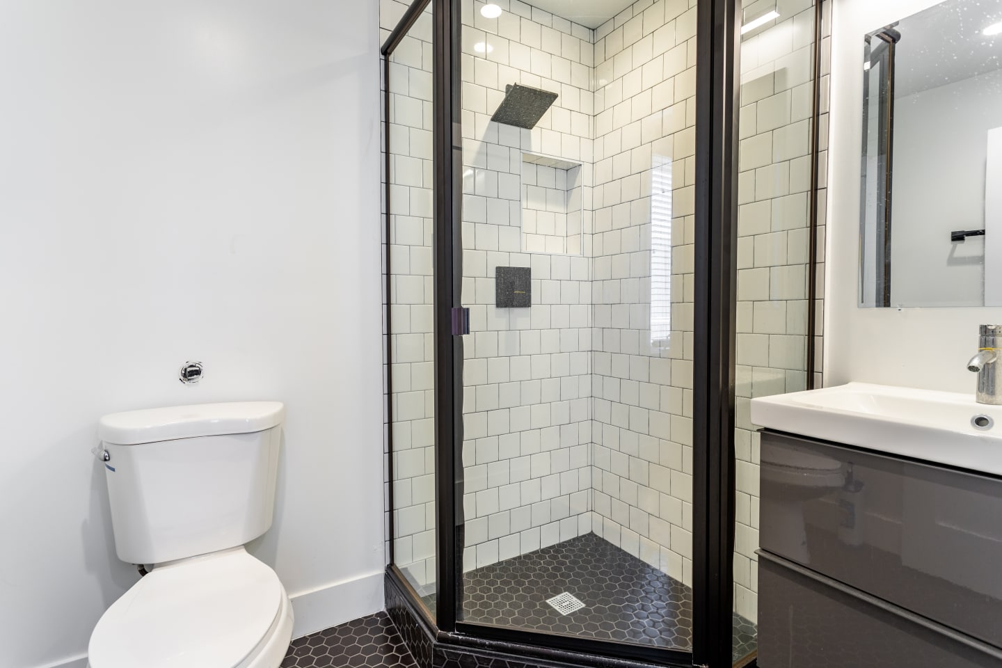 1325 W 24th Street - Co-Living Image 6