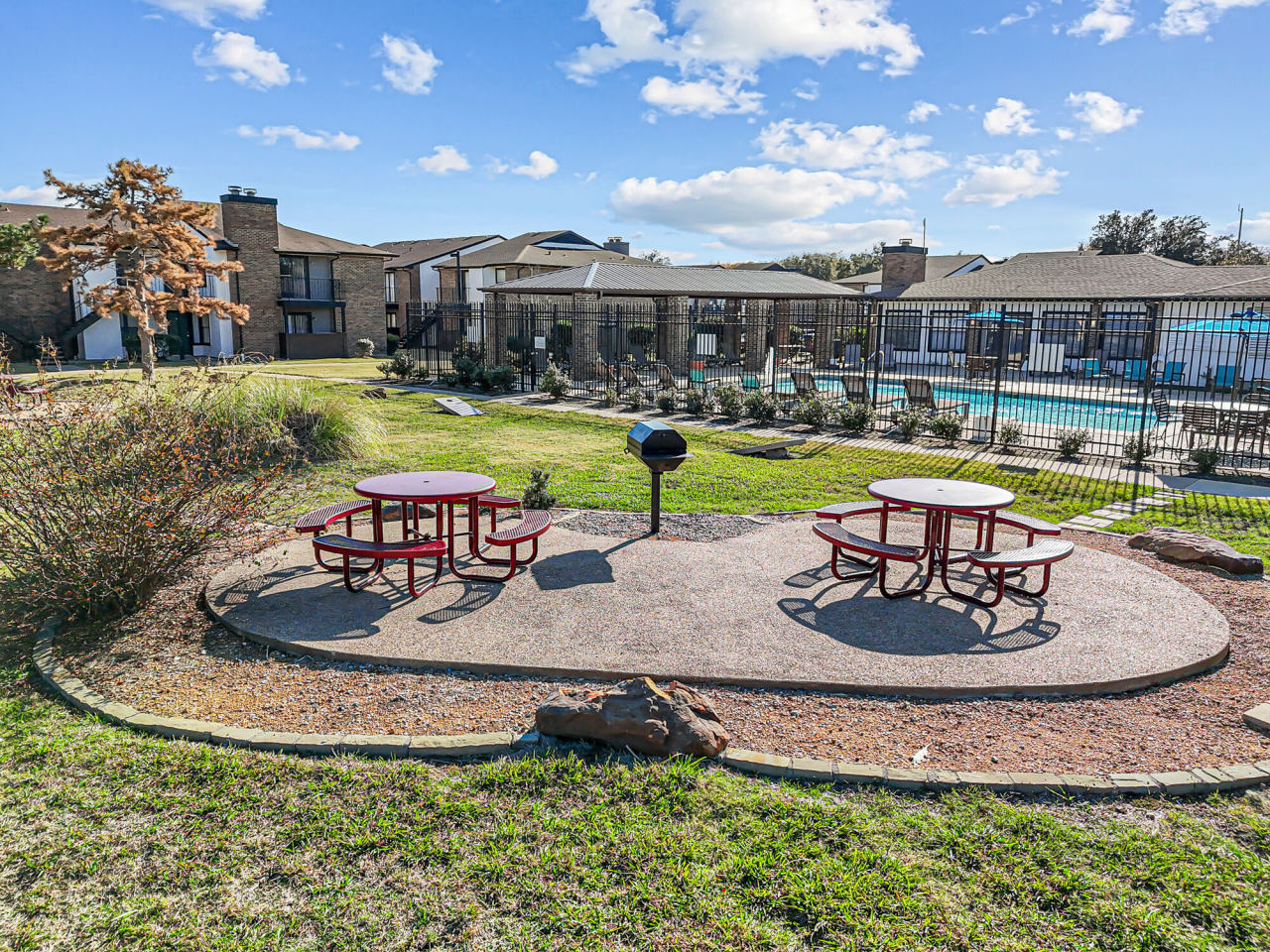 Pine Oaks Image 30