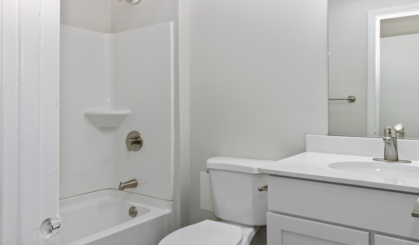Waterford Village Apartments Image 4