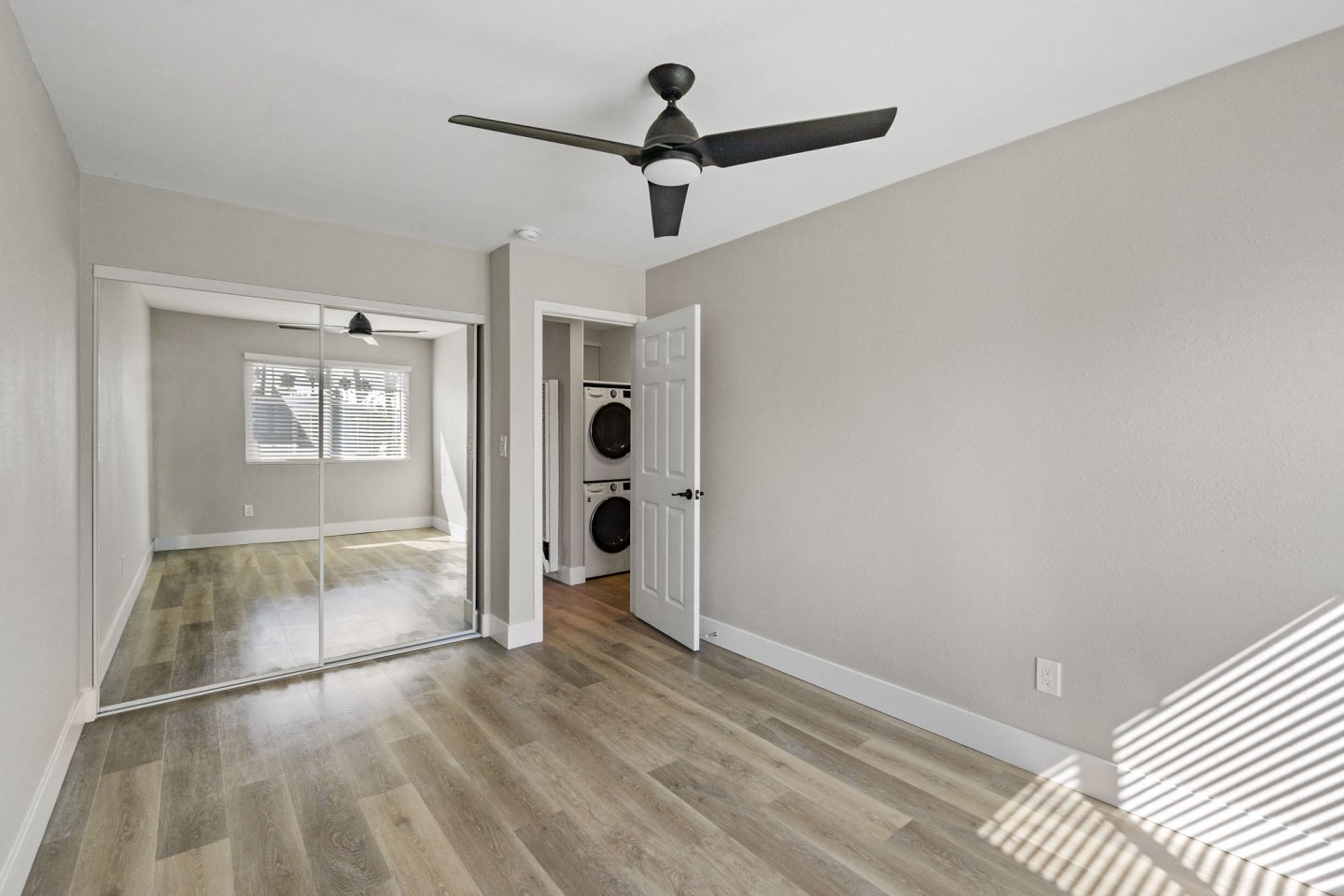 Ocean Breeze Terrace Image 11