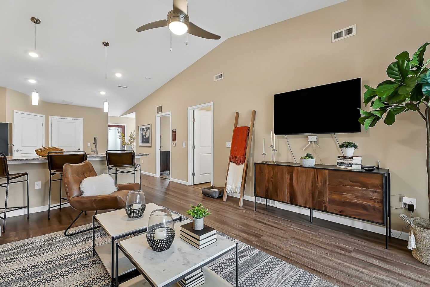 Redwood Westfield Myra Way Image 4