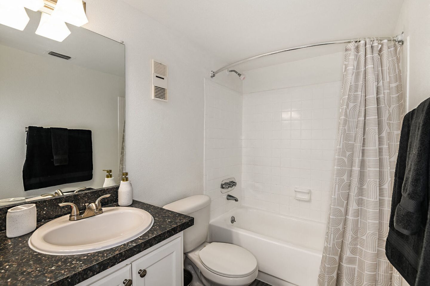 Woodlake Villas Image 45