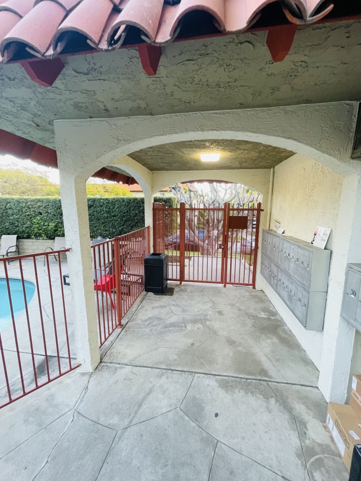 10535 Rose Avenue Image 10
