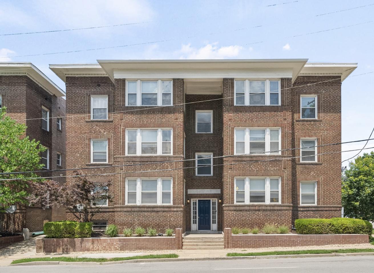 The Belmar - 916-918 E 39th Image 1