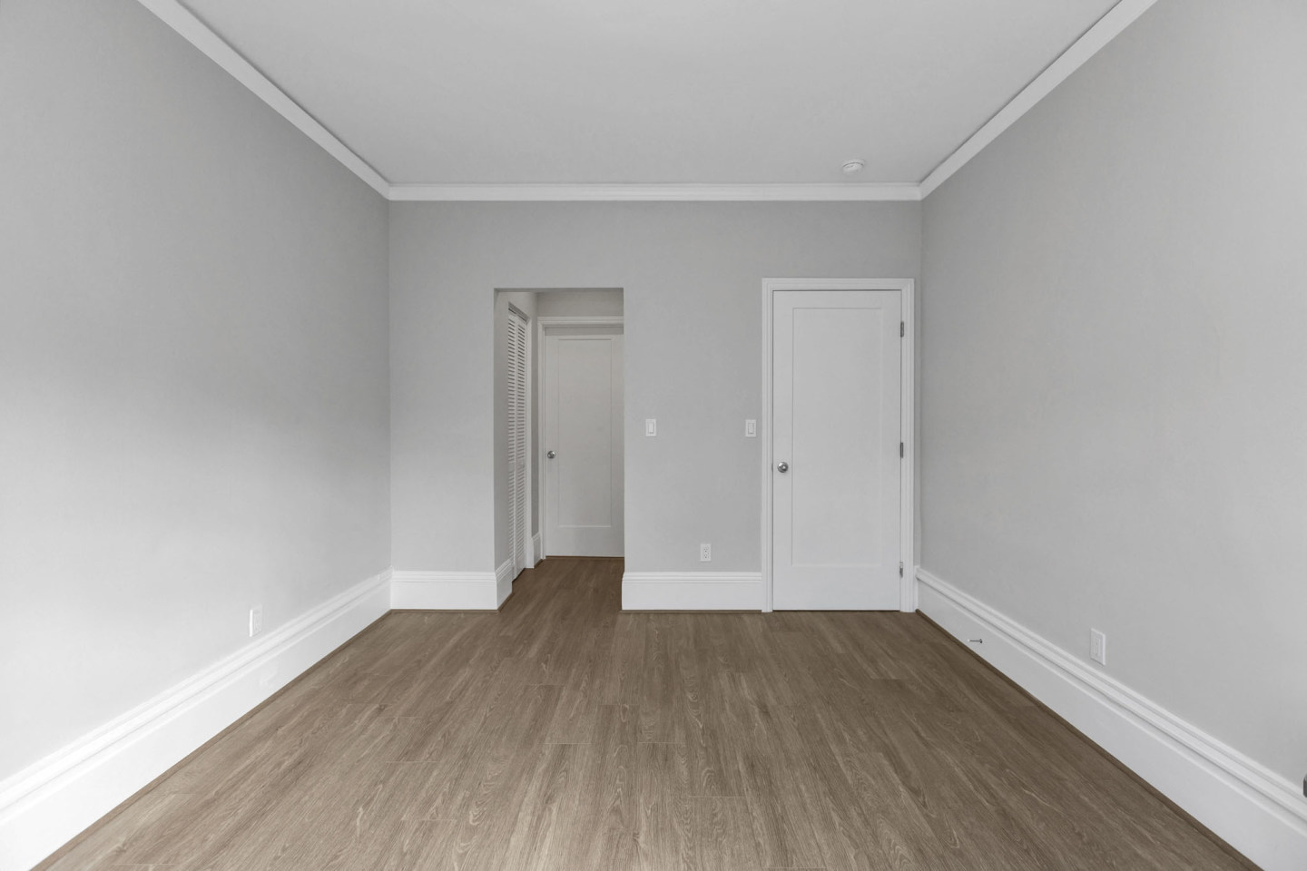 2730 SACRAMENTO Apartments Image 10