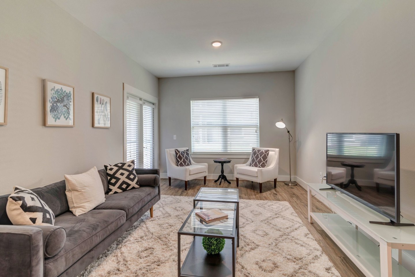 Regal Parc Apartment Homes Image 11