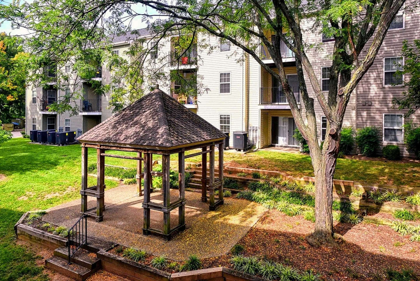 Woodlawn Village Image 6