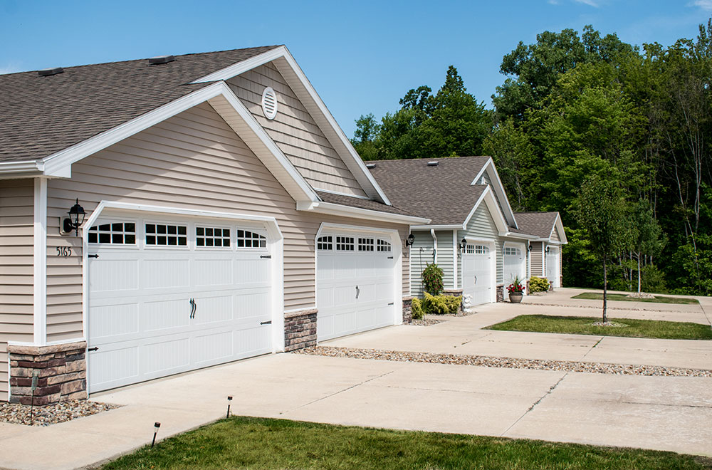 Redwood Grand Blanc Image 1