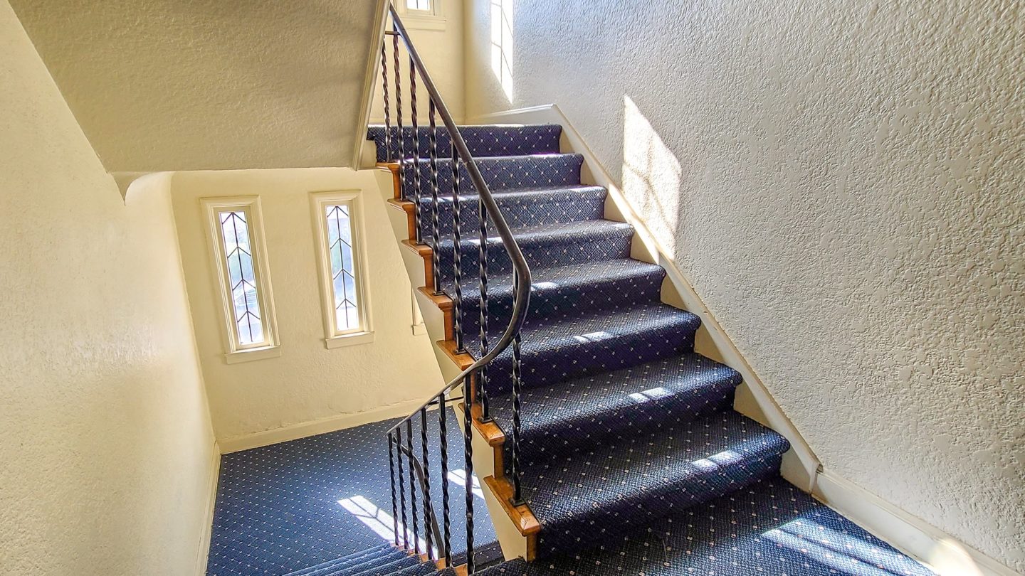 Capri Apartments Image 11