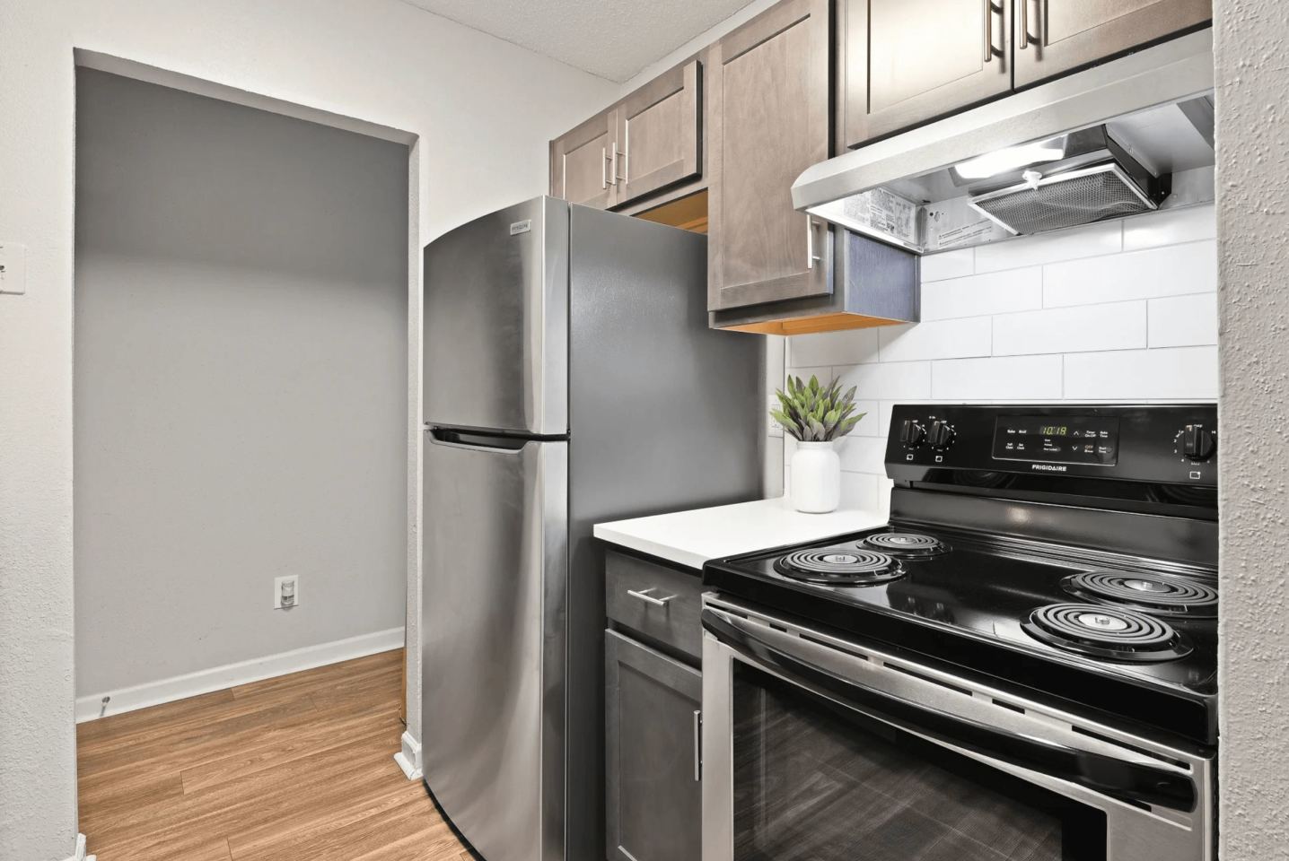 Premier Apartments Image 10