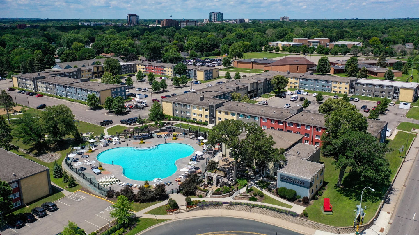 Concierge MN Apartments Image 3