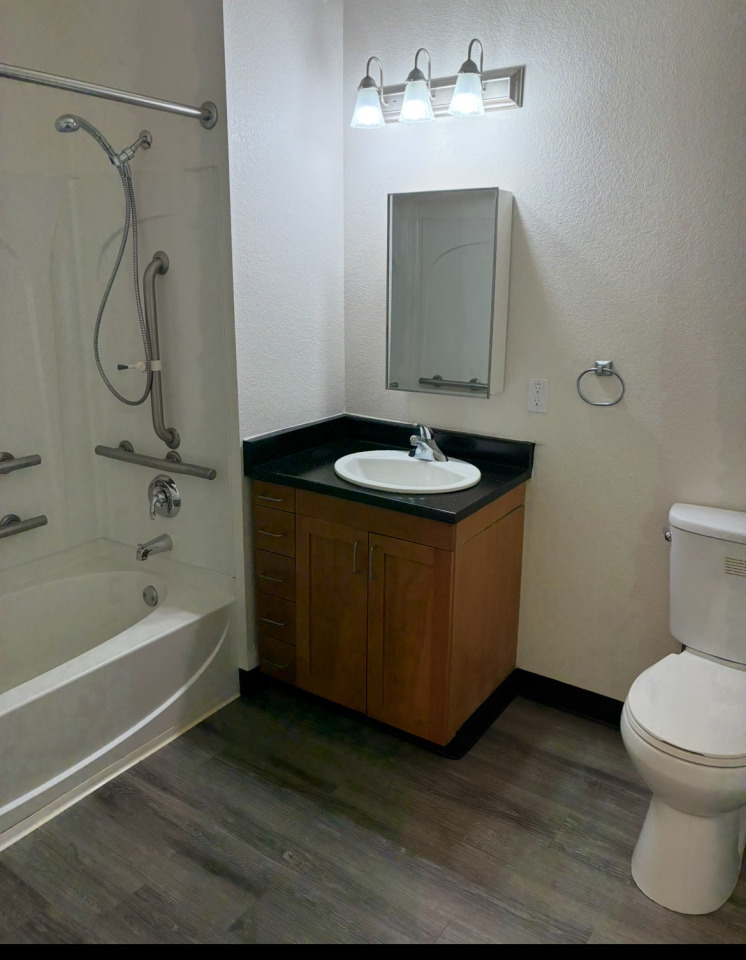 Miley Gardens at Eastmont - 55+ Senior Affordable Image 15