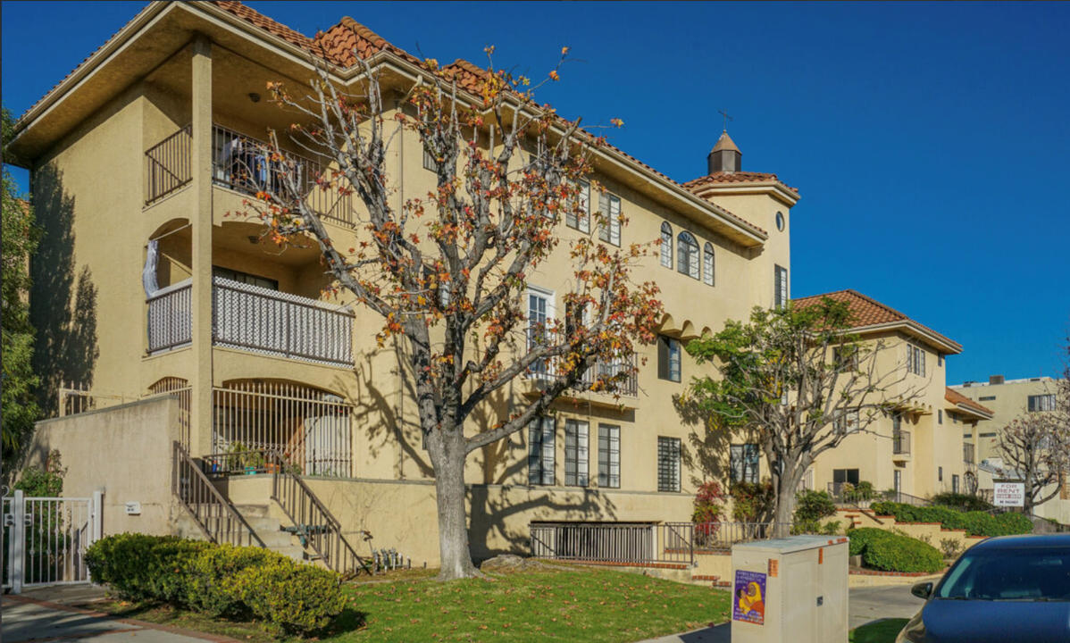 Hawthorne Manor Apartments Image 1