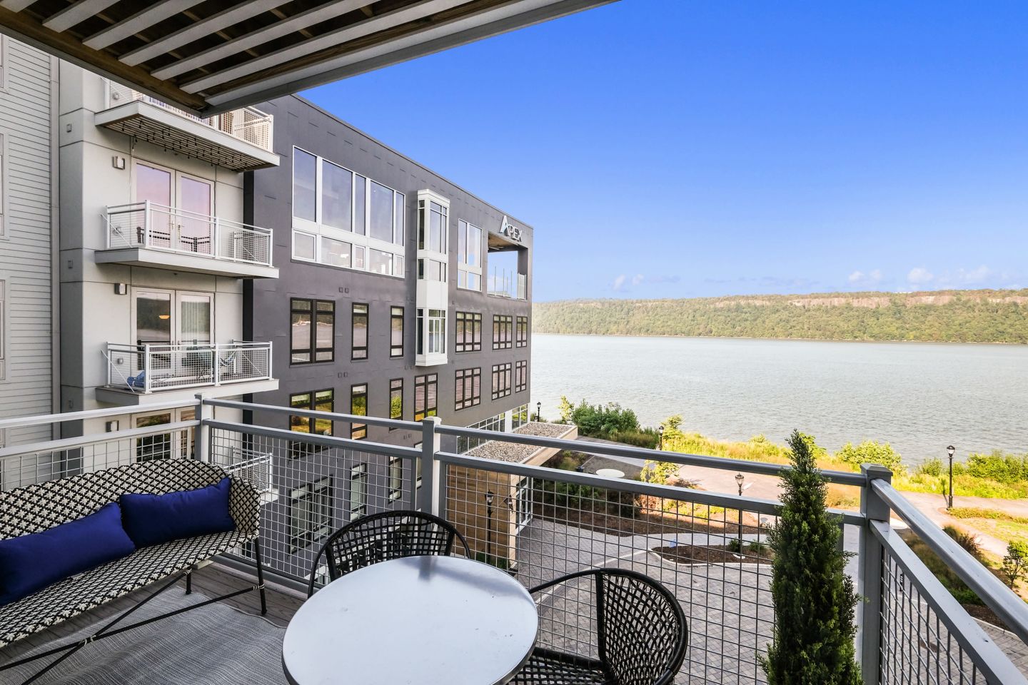 Apex Hudson Riverfront Image 21