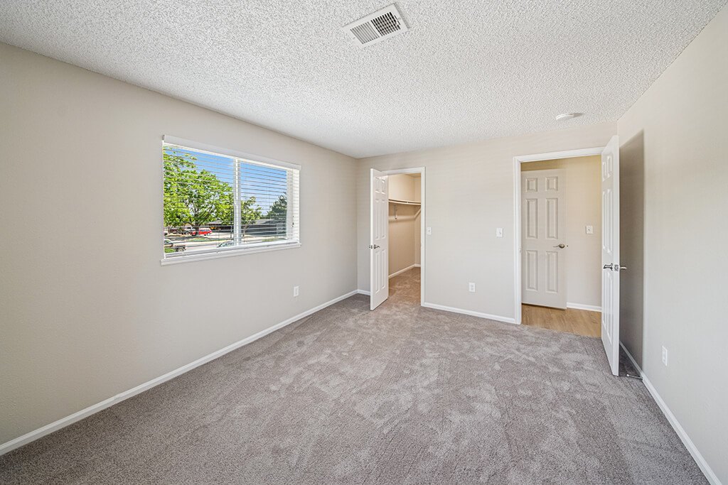 Rock Peak on Sunset Apartments Image 5