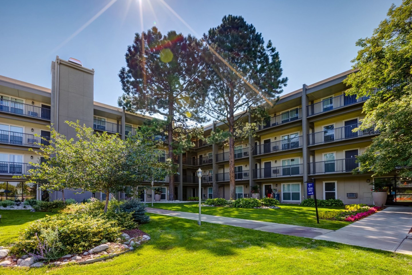 Monaco South Apartments Image 11