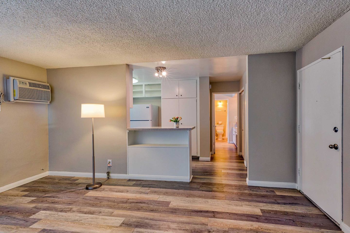 Summerview Beach Resort Luxury Apartments Image 1