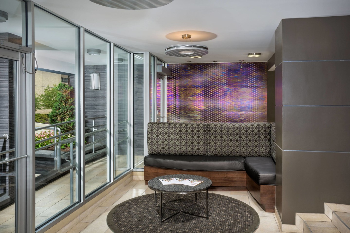 Metro 710 Apartments Image 9