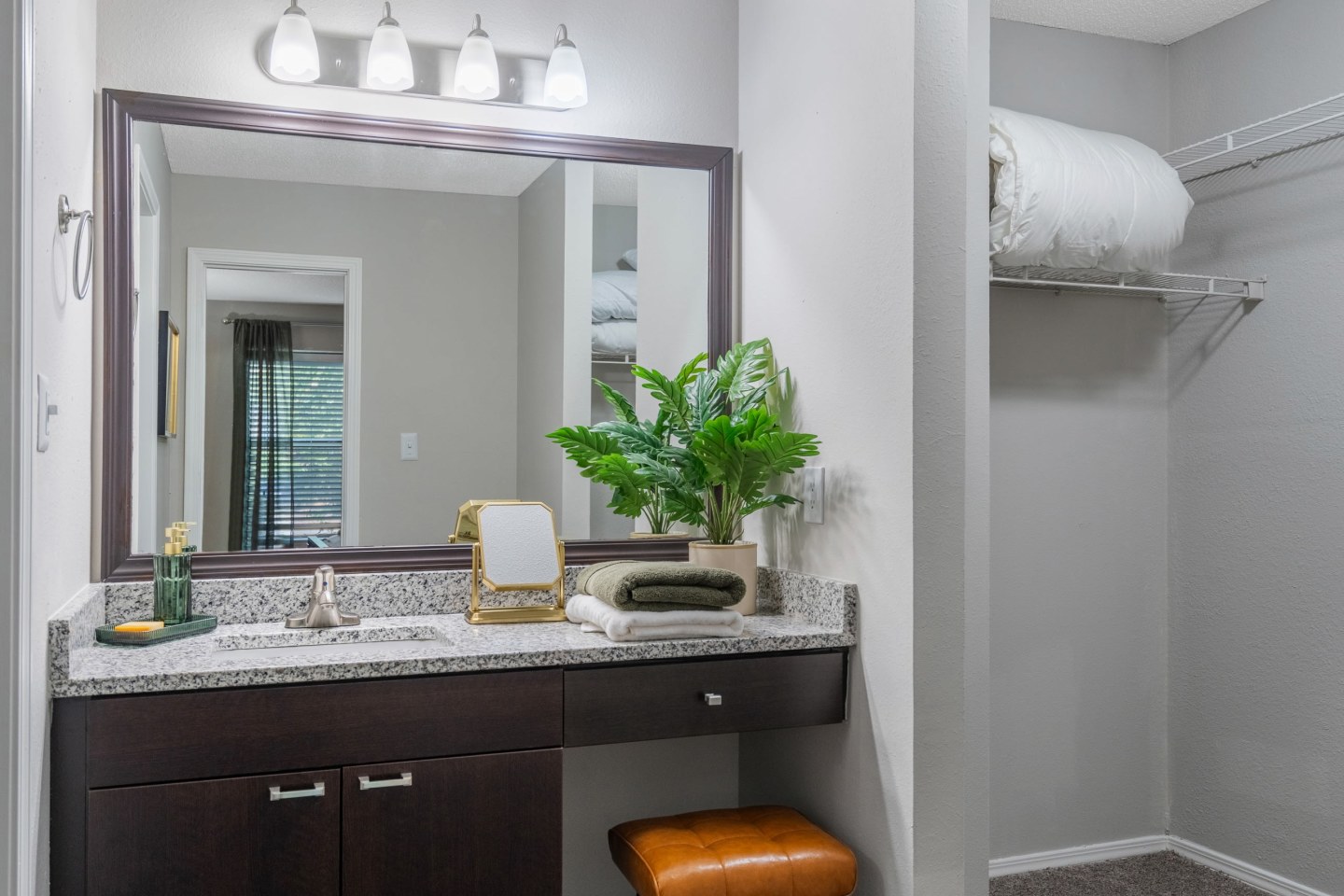 Clairmont Reserve Apartment Homes Image 13