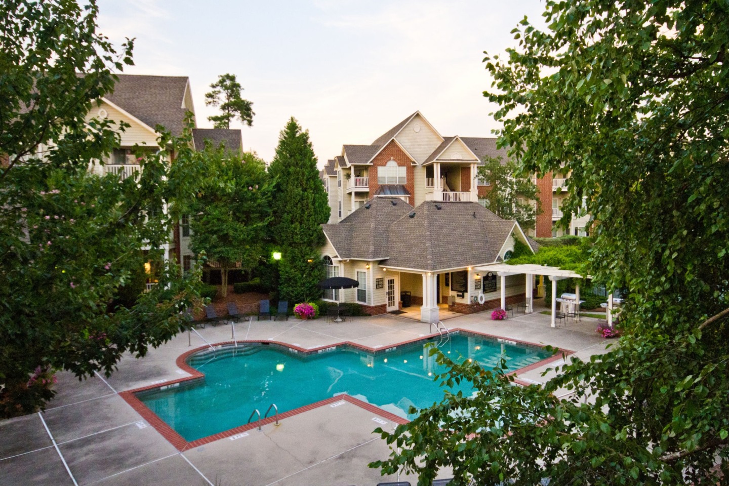 42 Magnolia Image 1