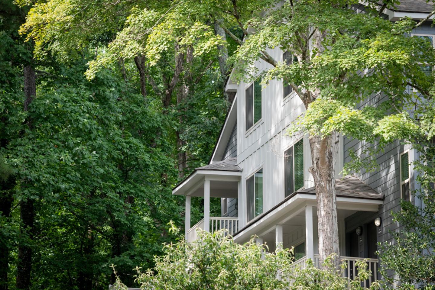 Kinstone Columns Drive Image 18