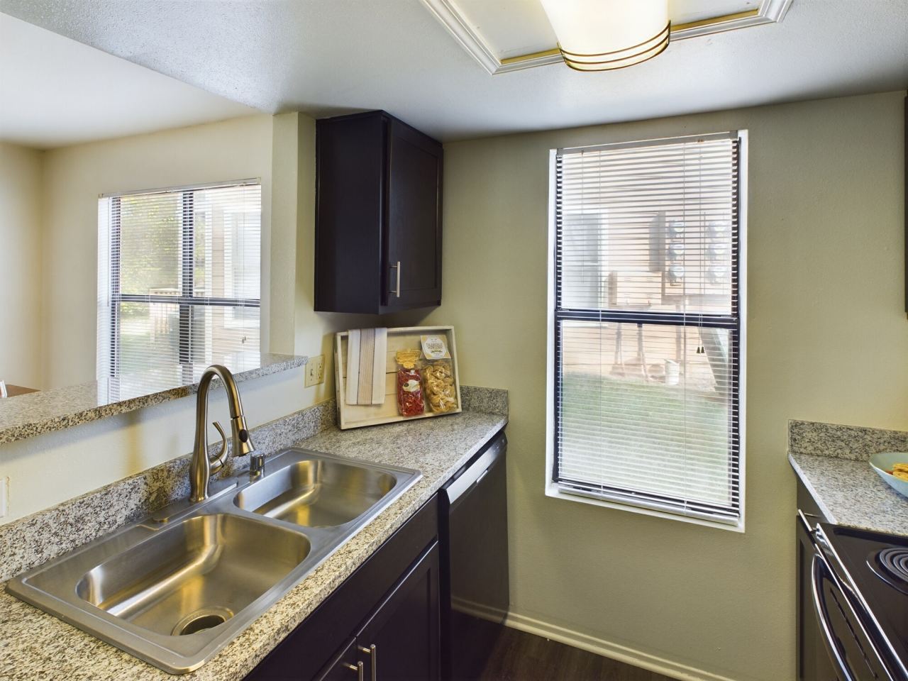 Stoney Brooke Apartments Image 3
