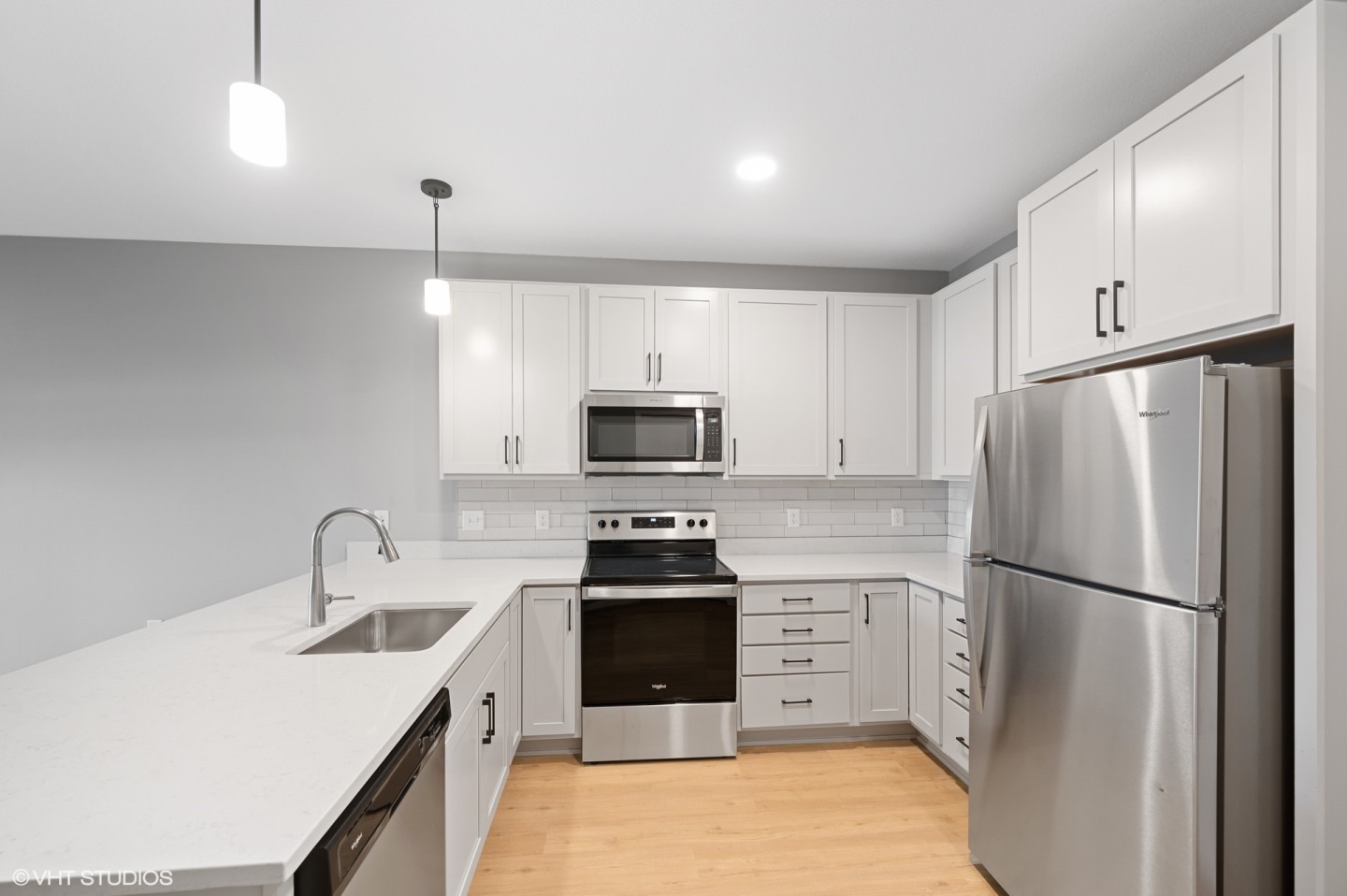 Lago Apartments Image 13
