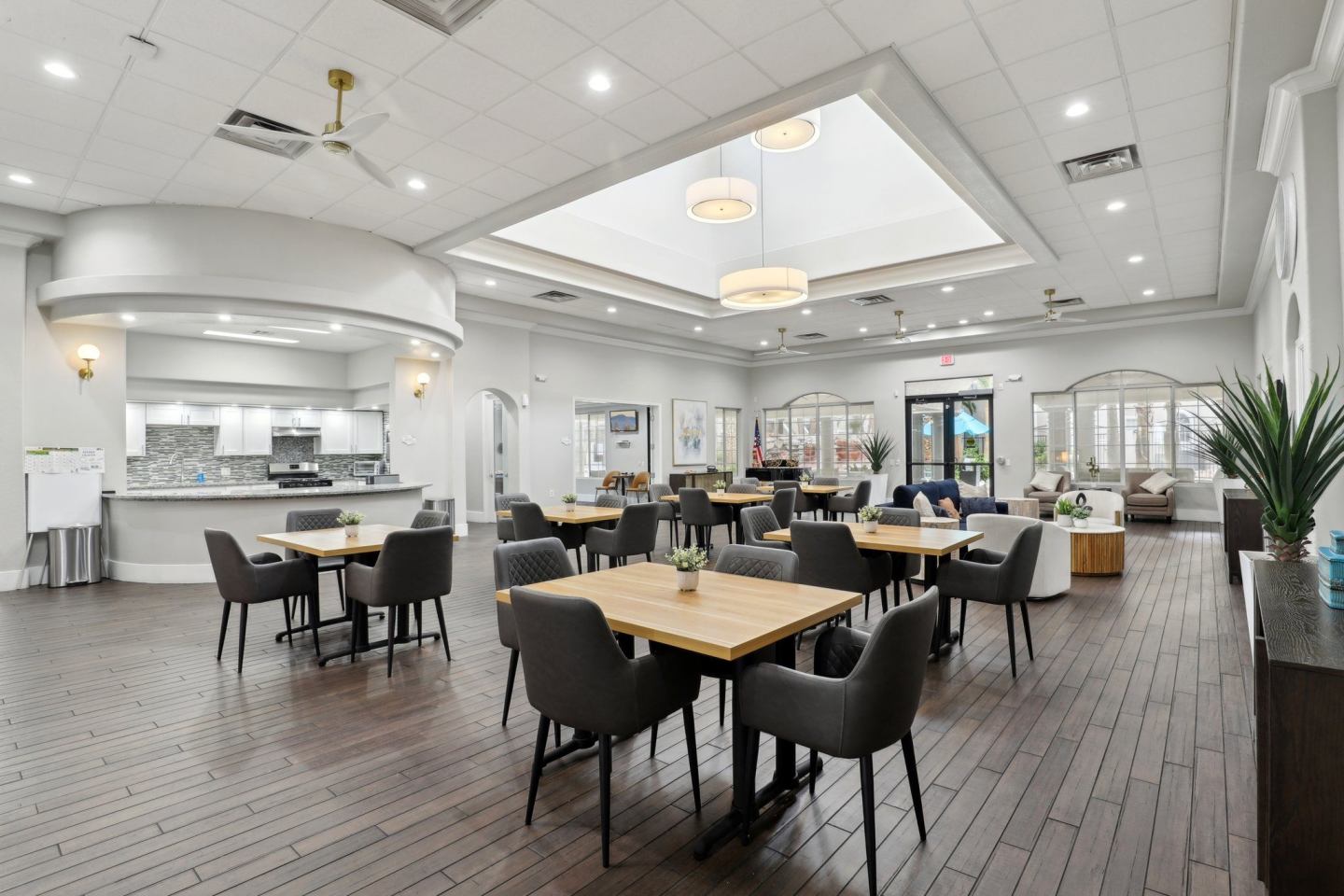 Senior Housing - Valley View by Welltower Living Image 8