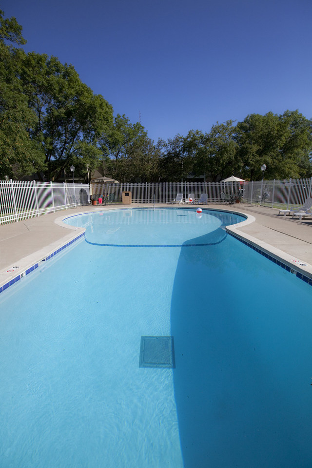 Royal Oaks Image 12