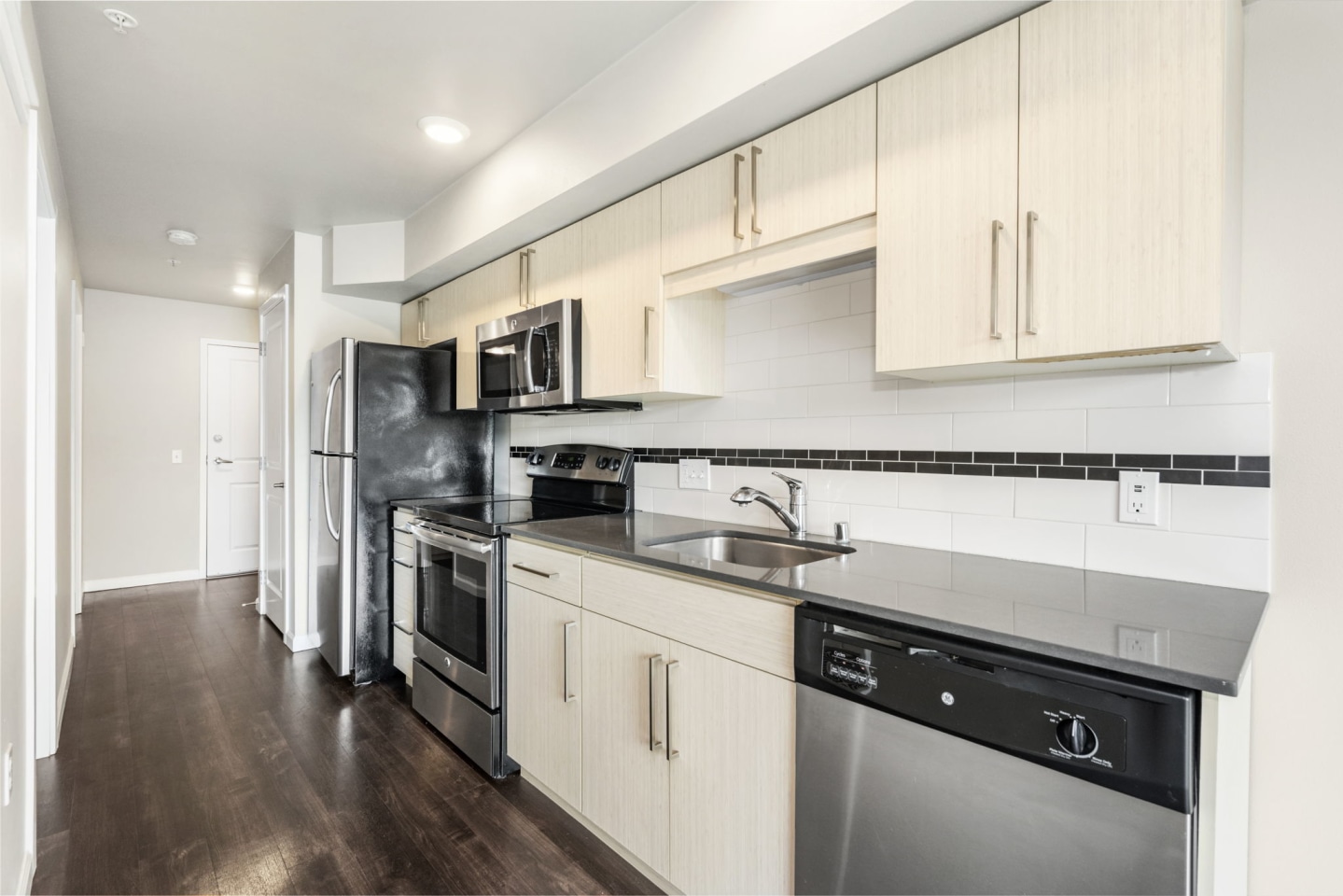 1711 Apartments Image 35