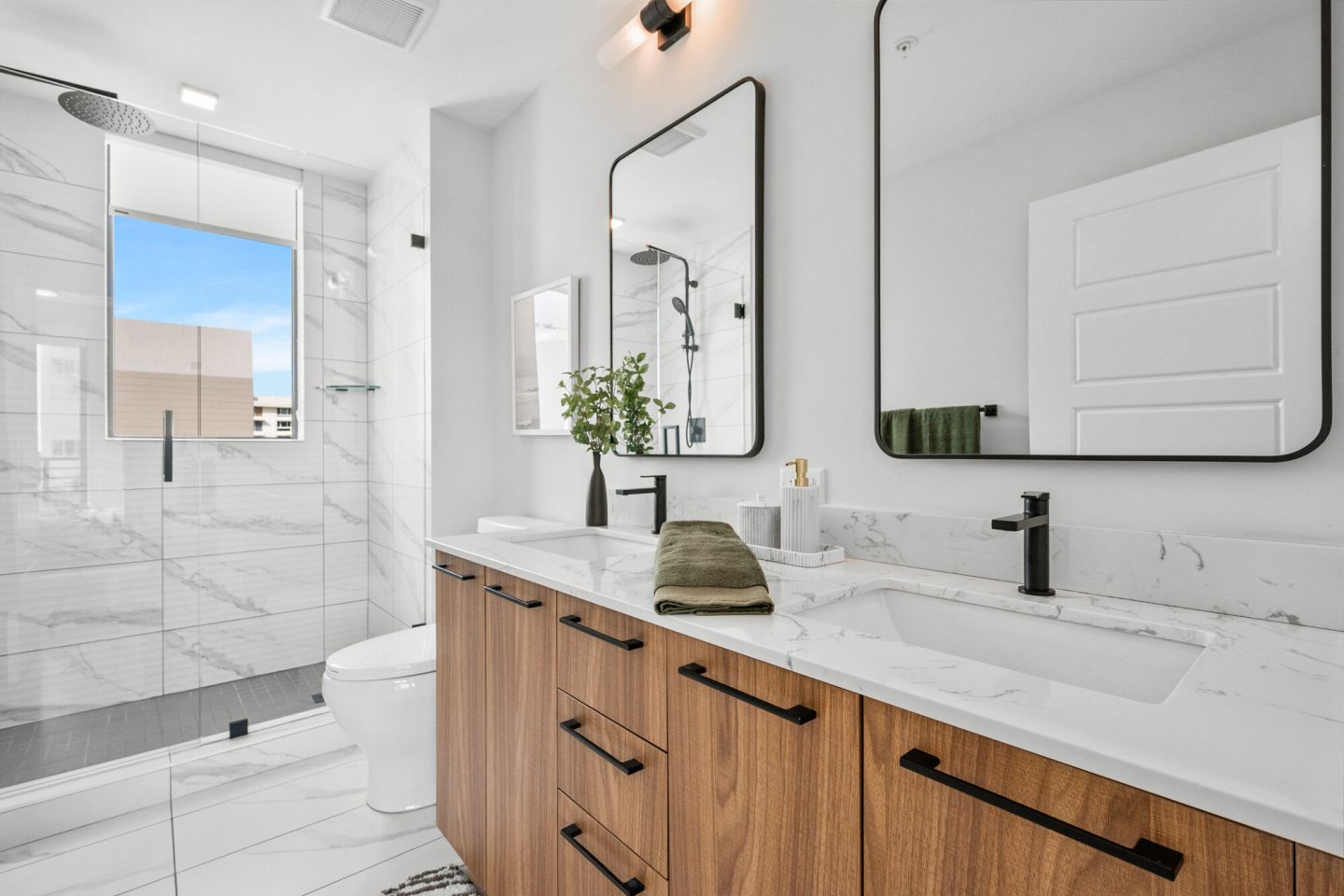 Biscayne Shores Image 28