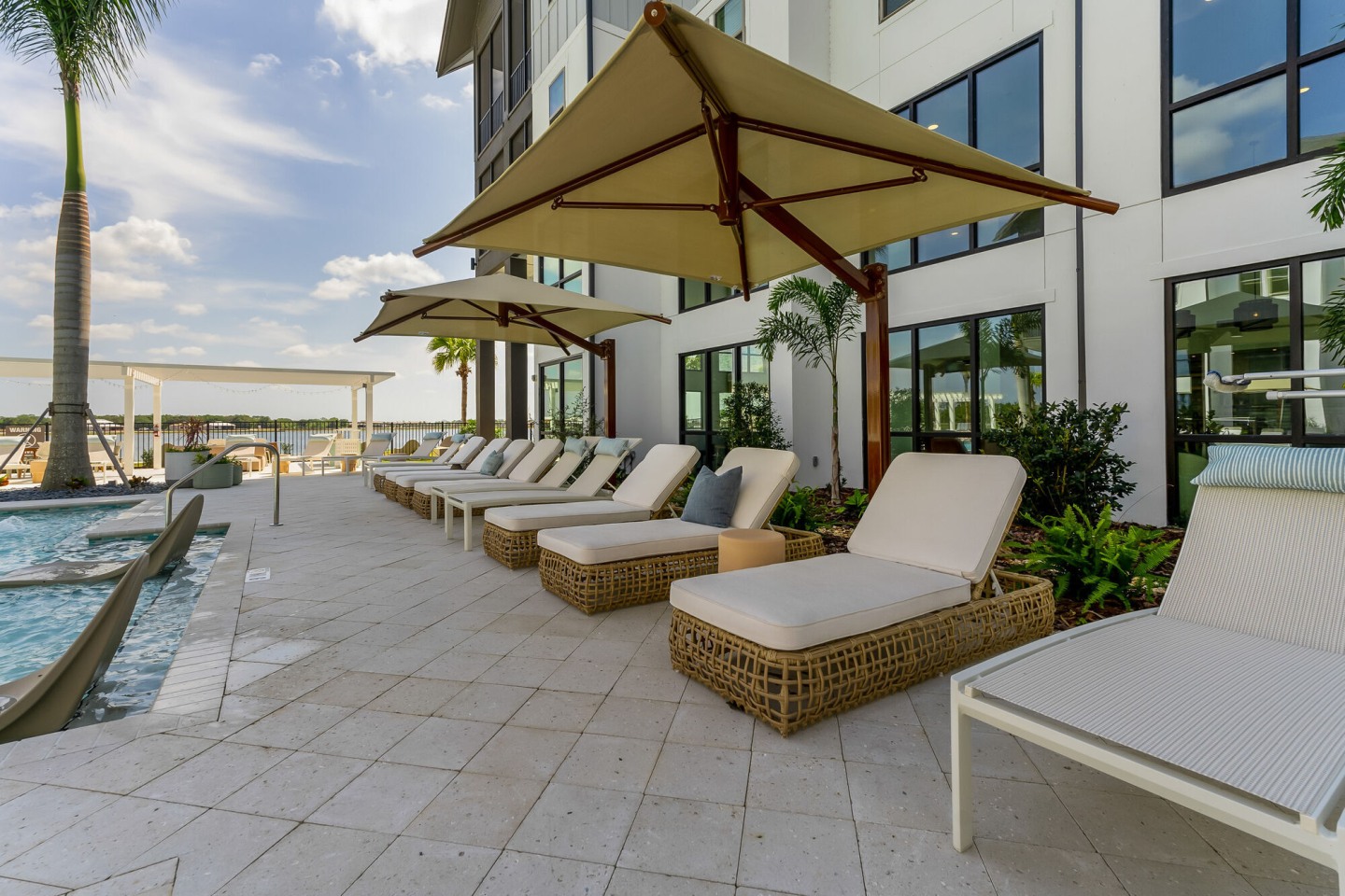 The Row Waterside Apartments Image 12