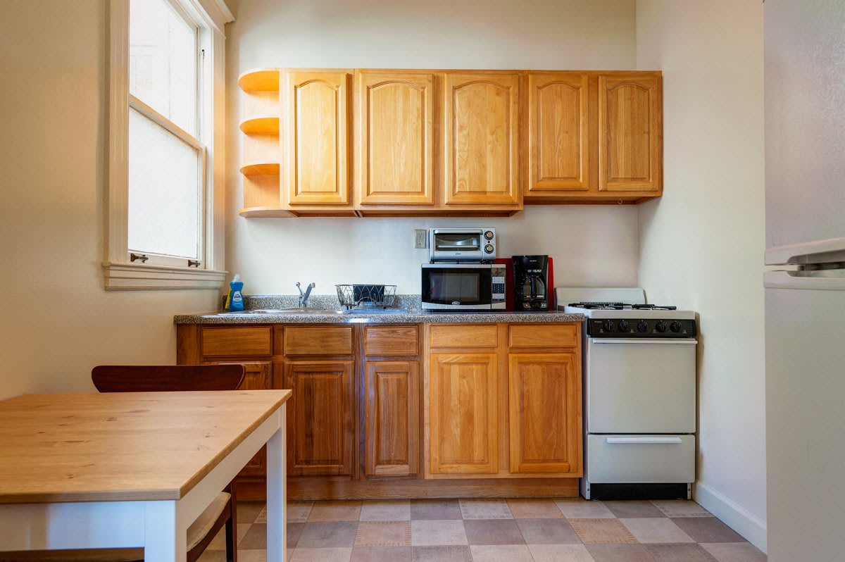 Richelieu Suites - Furnished Short-Term Rental Image 4
