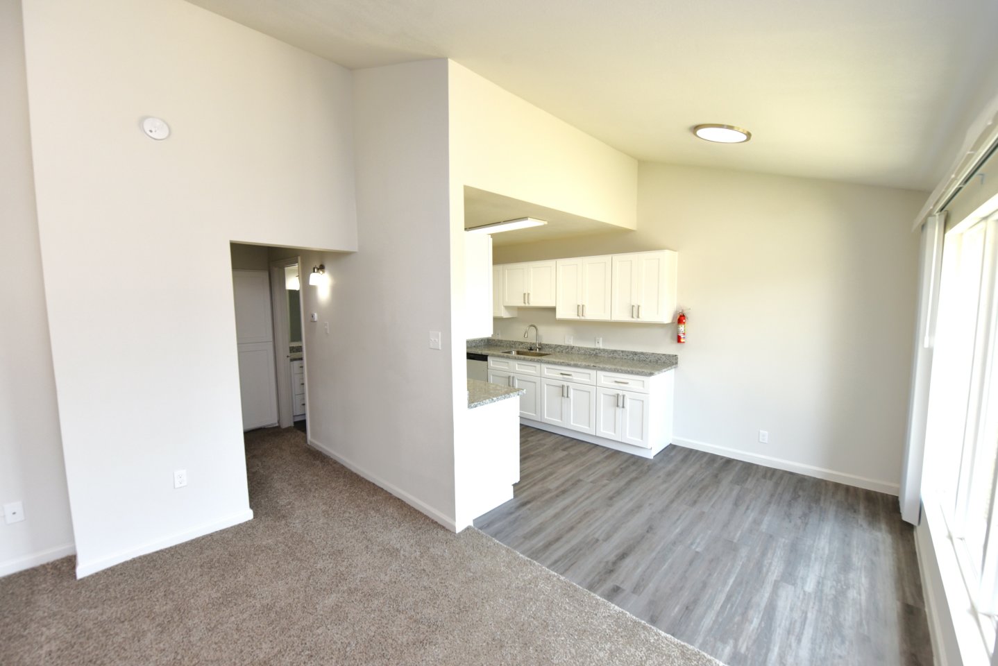 Plaza Square Apartments Image 7