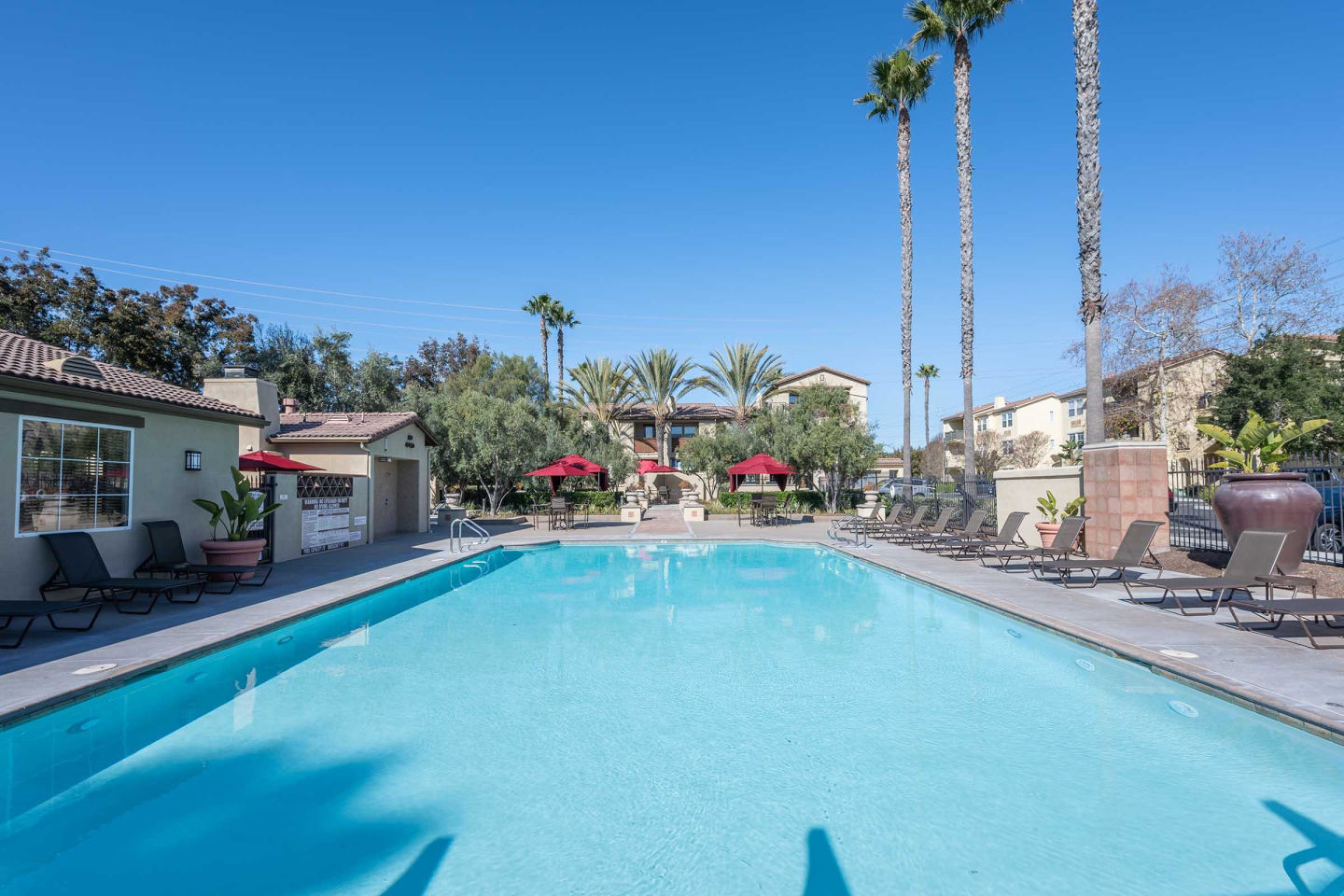 Laurel Vista Apartment Homes Image 1