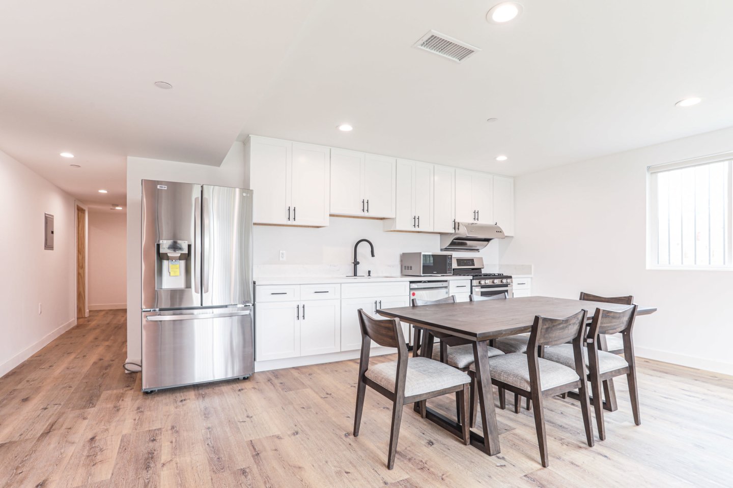 1545 W 36th Place - Co-Living Image 2
