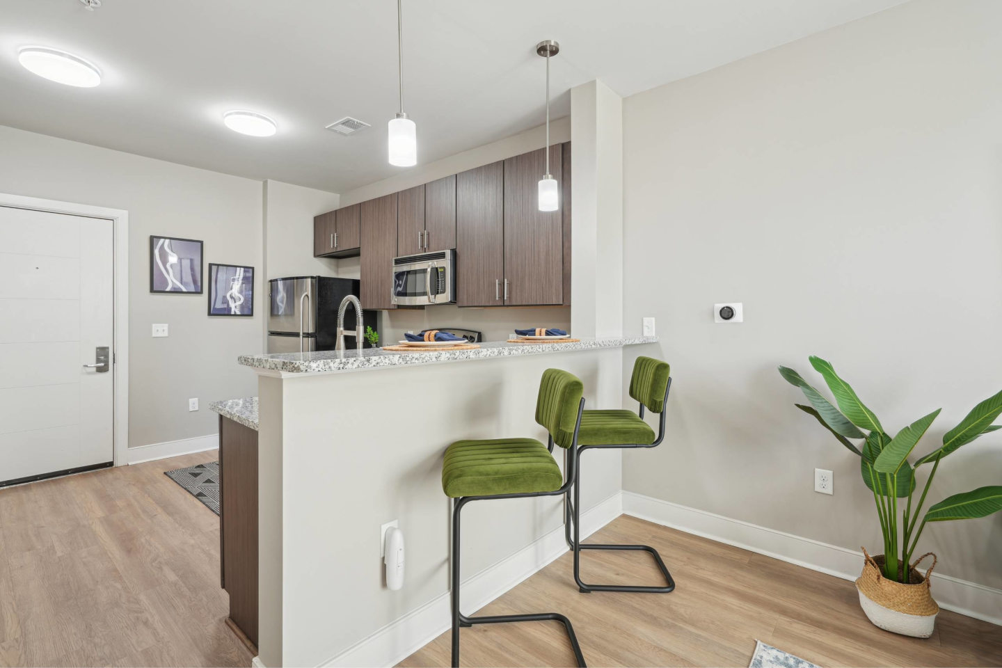 605 West End Image 1