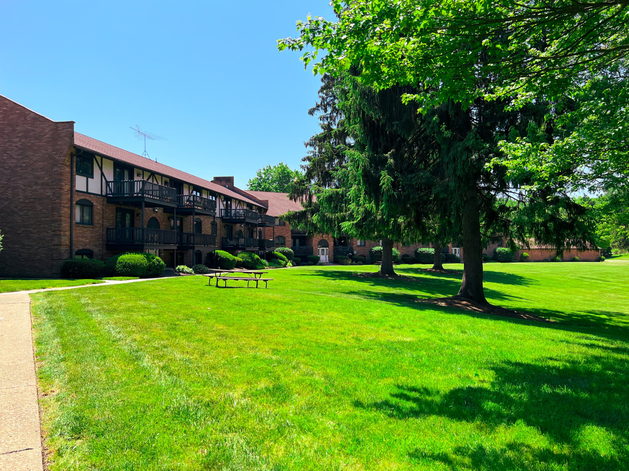Carriage Hill Apartments Image 8