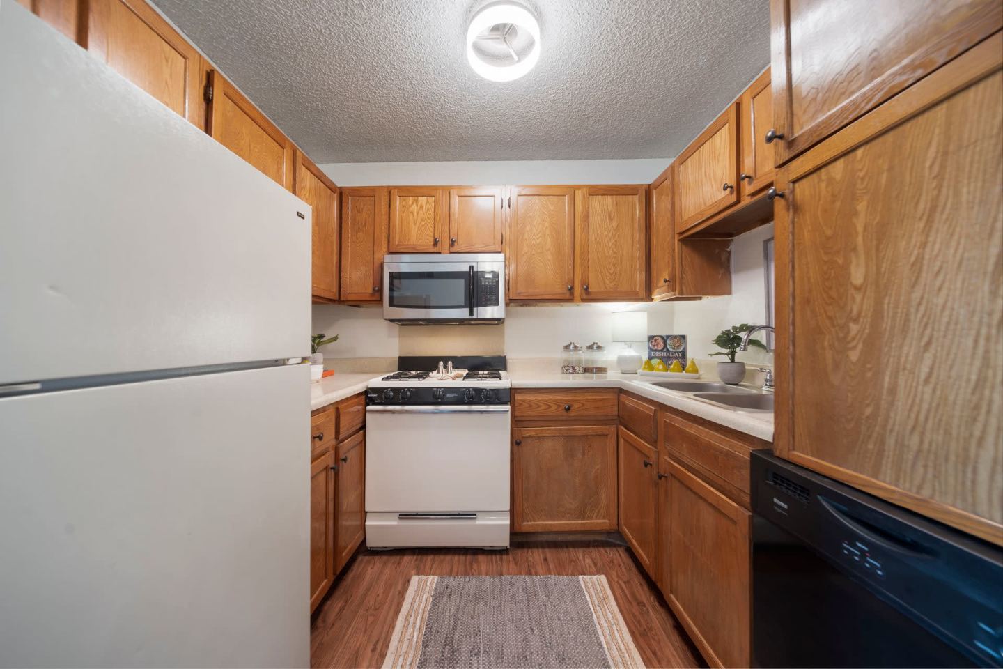 Brookwood Apartments Image 16