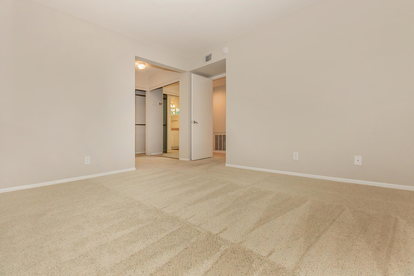 Wood Canyon Villa Apartment Homes Image 6